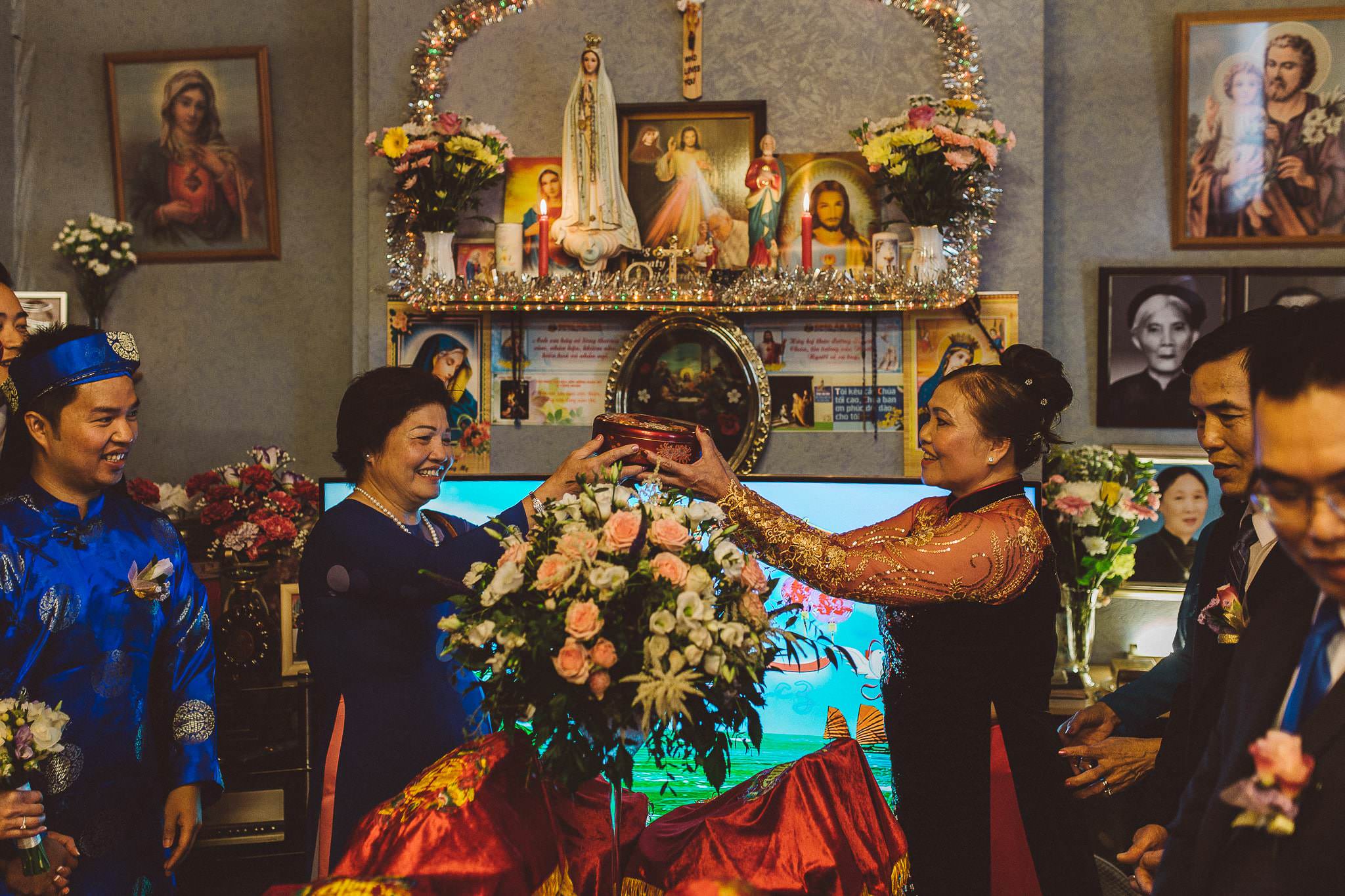 Tuyen x John - Vietnamese Wedding in London 17